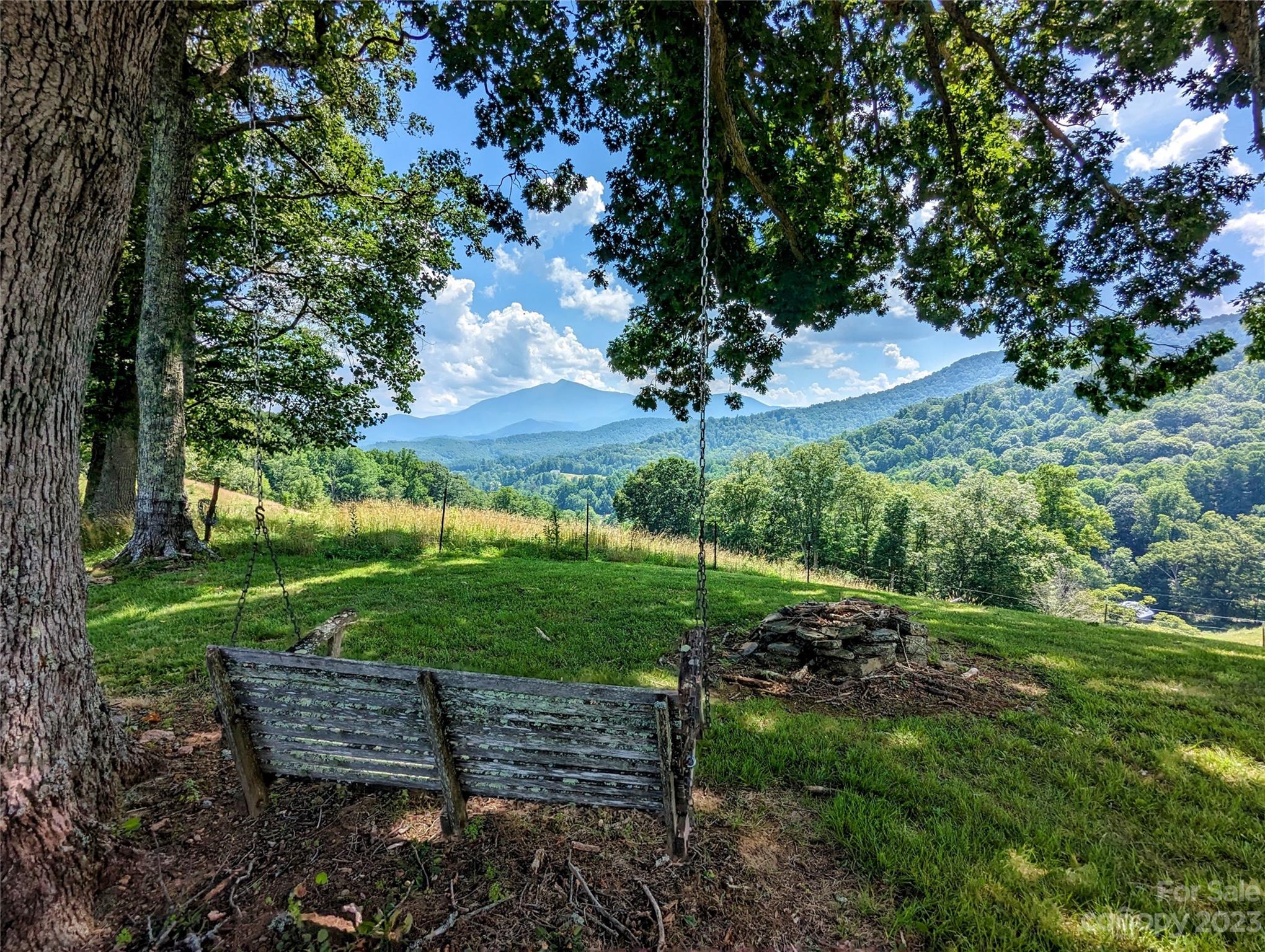 3303 Double Island Road Green Mountain NC 28740