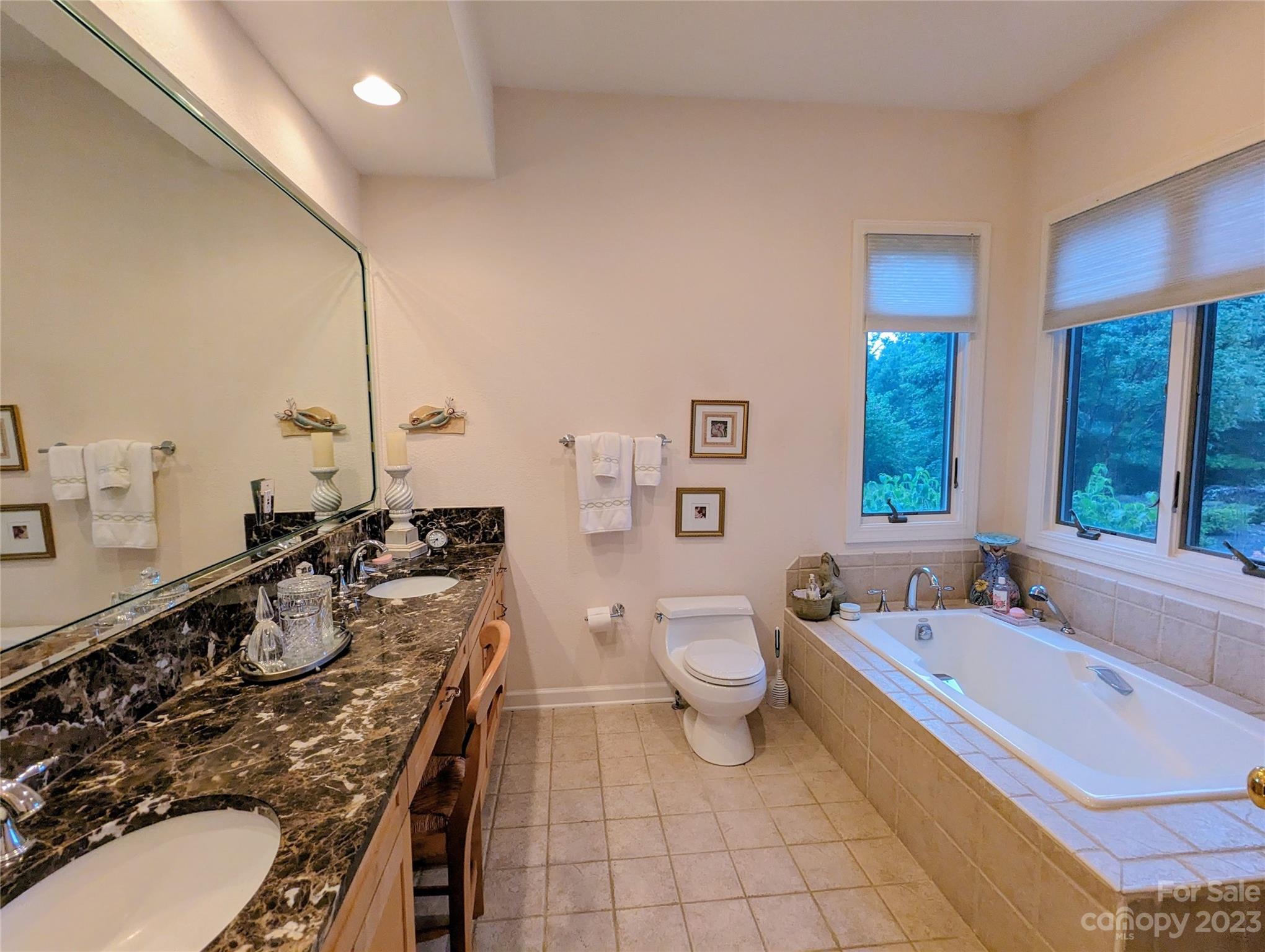 3303 Double Island Road Green Mountain NC 28740
