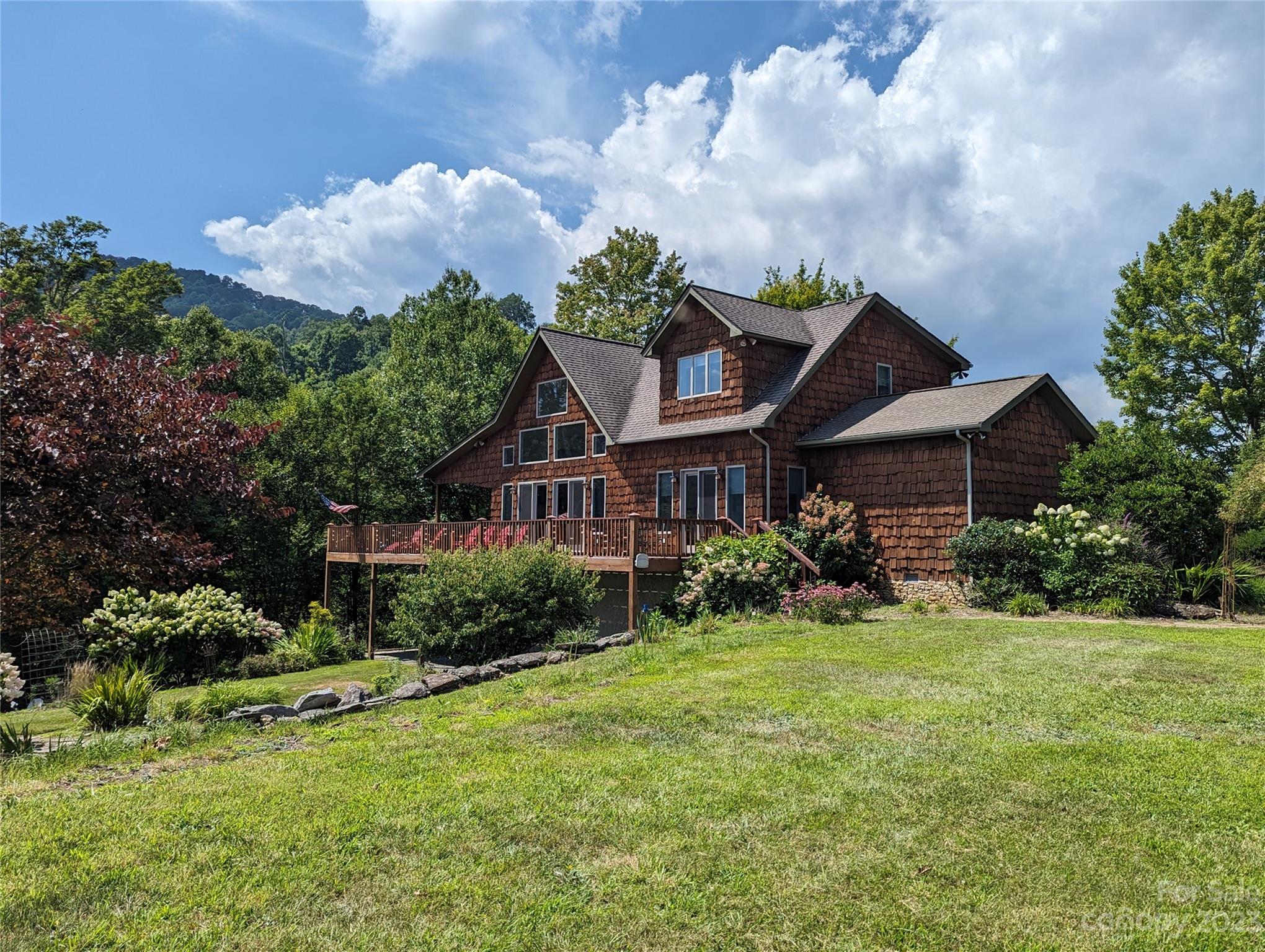 3303 Double Island Road Green Mountain NC 28740