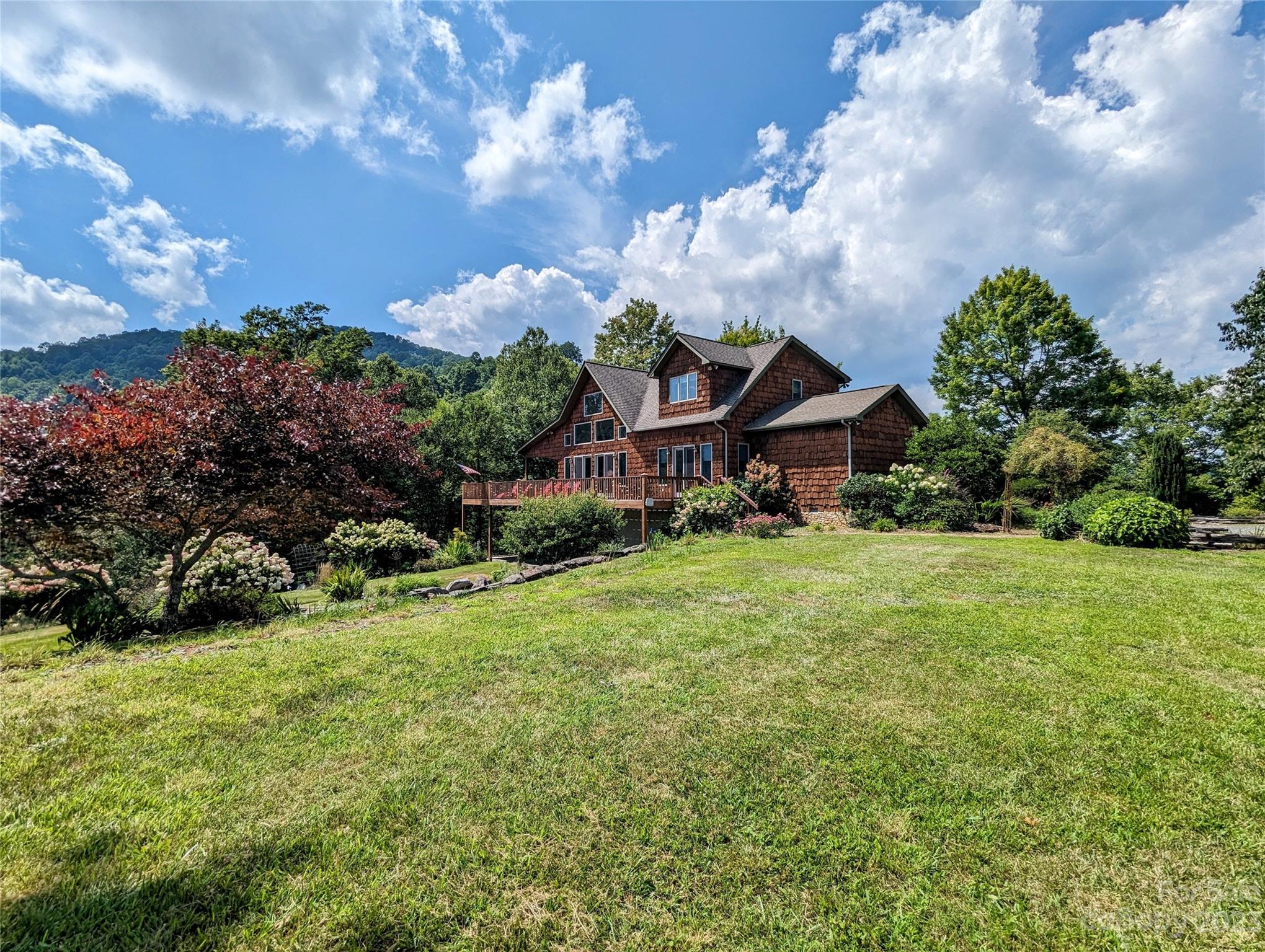 3303 Double Island Road Green Mountain NC 28740