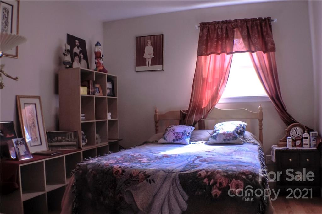 63 Lower Glady Fork Road Candler NC 28715