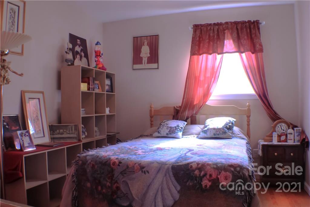 63 Lower Glady Fork Road Candler NC 28715