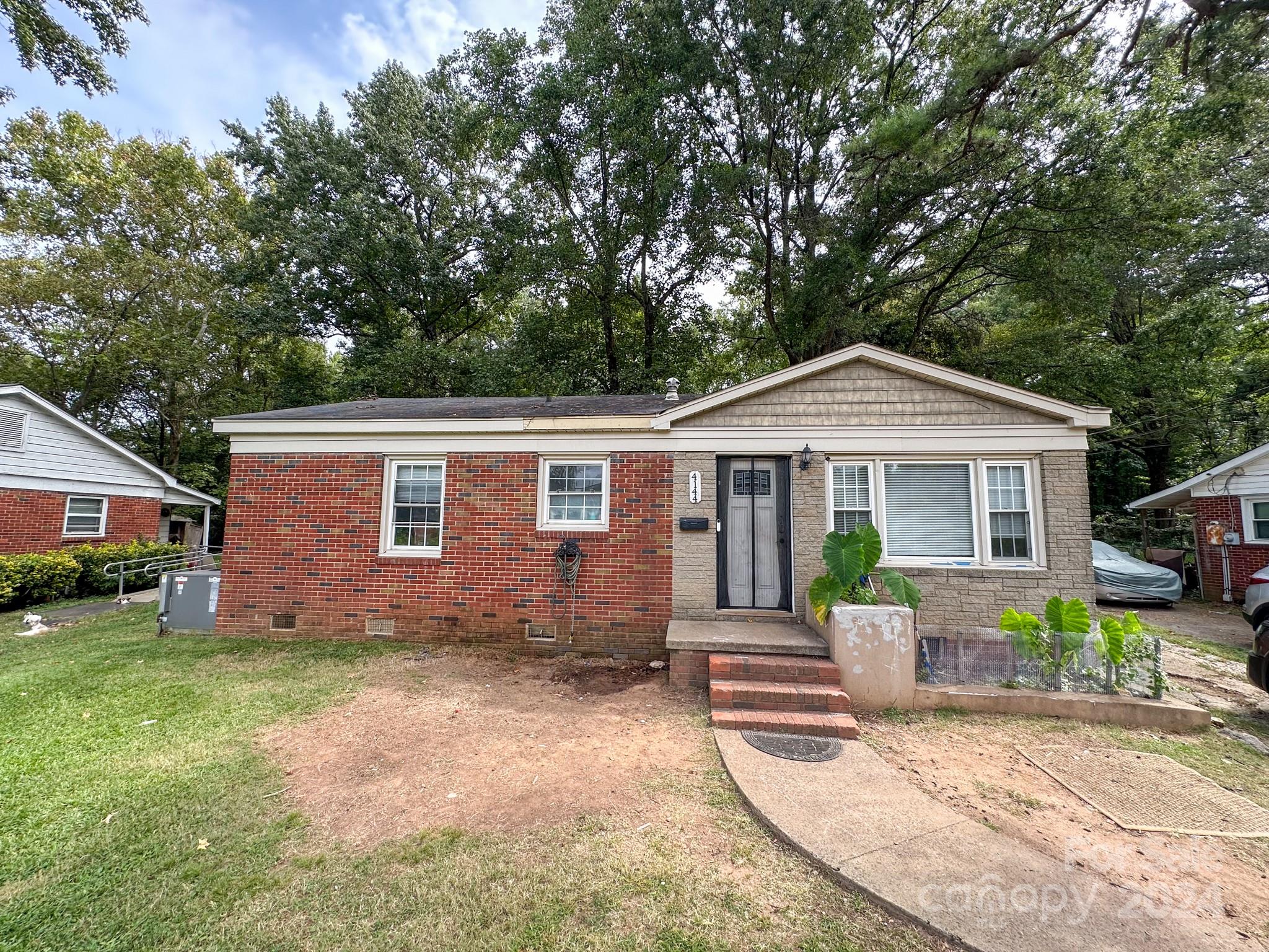 4144 Blenhein Road Charlotte NC 28208
