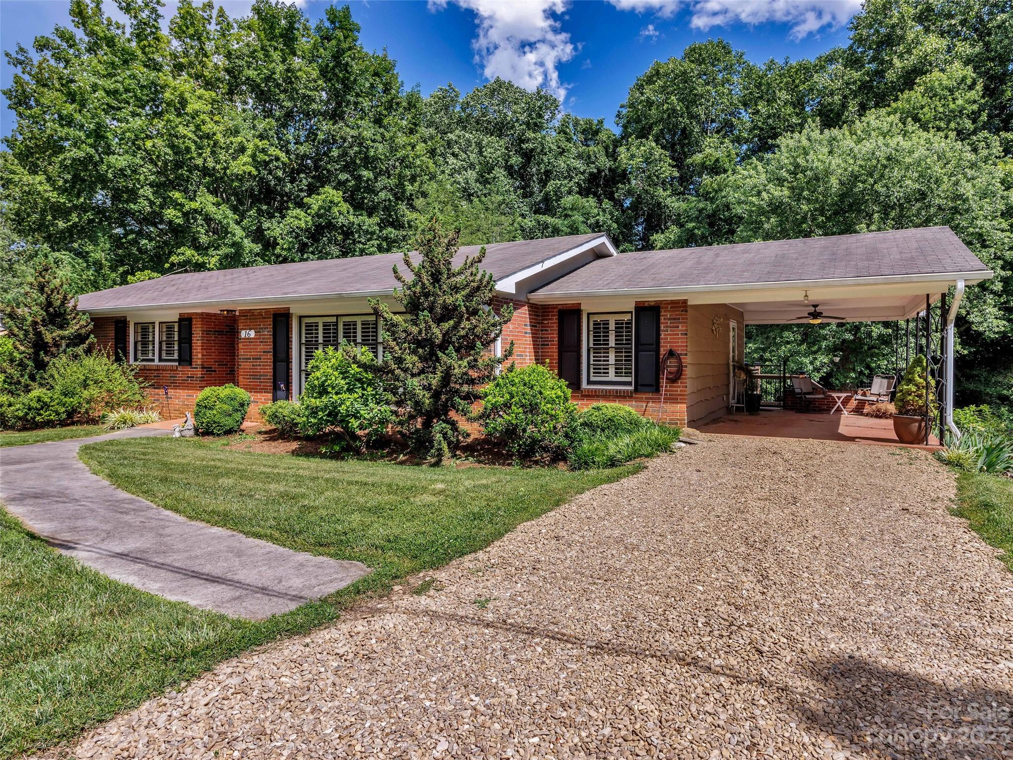 16 Adamswood Road Asheville NC 28803