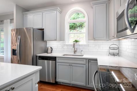 209 Patriots Drive Asheville NC 28805