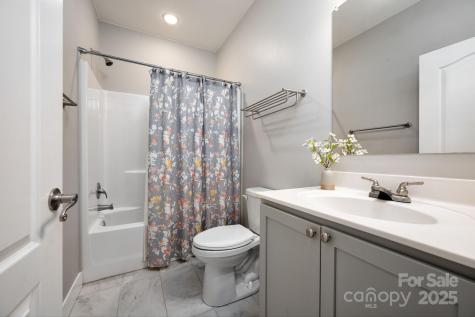 209 Patriots Drive Asheville NC 28805