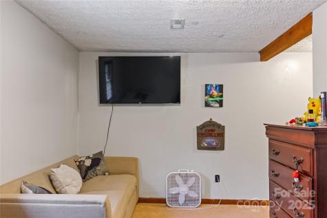 5668 Longbottom Road Hays NC 28635