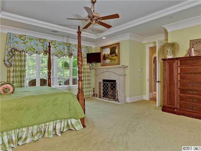 4824 Carmel Park Drive Charlotte NC 28226