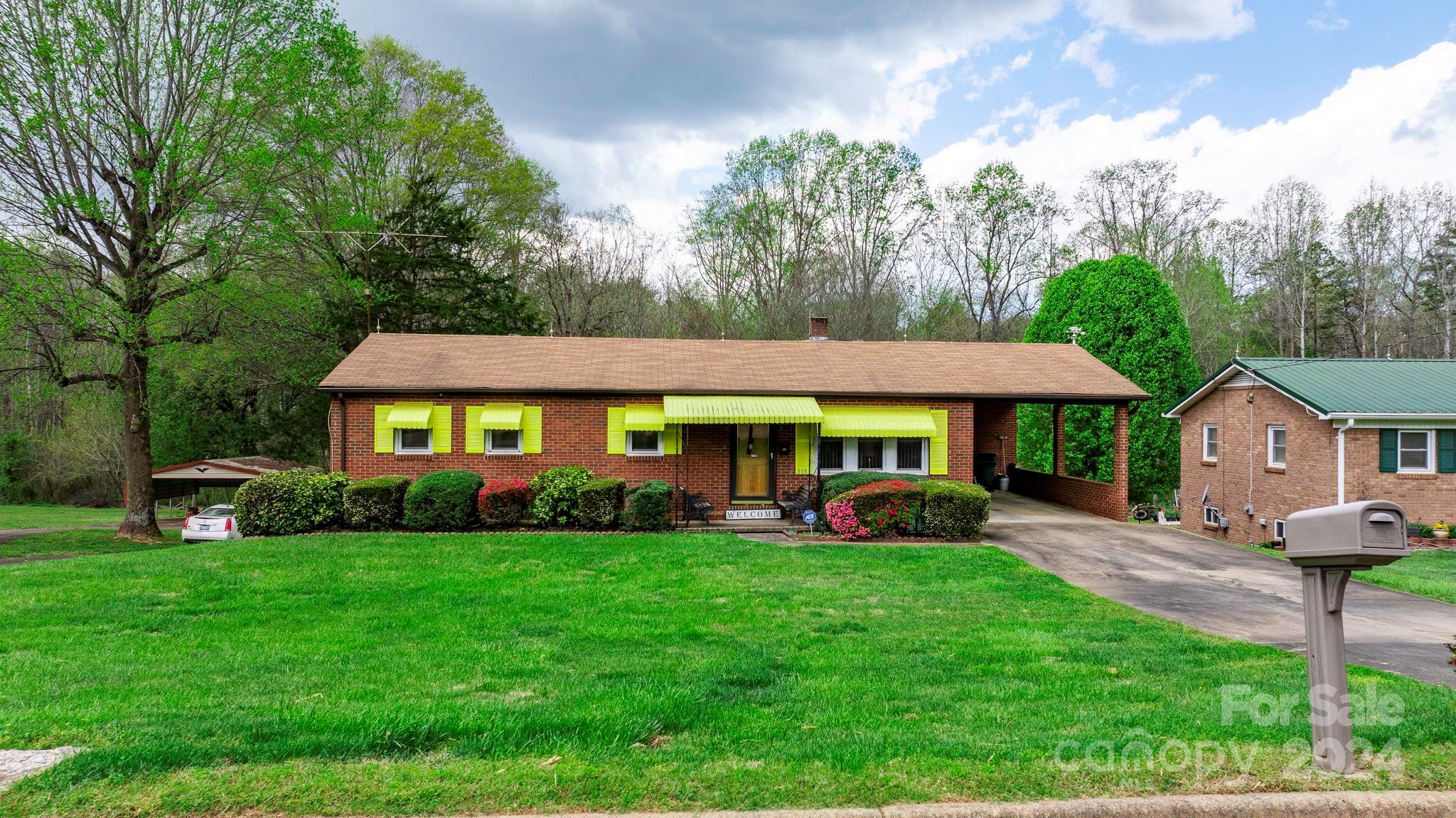 808 S Caldwell Avenue Newton NC 28658