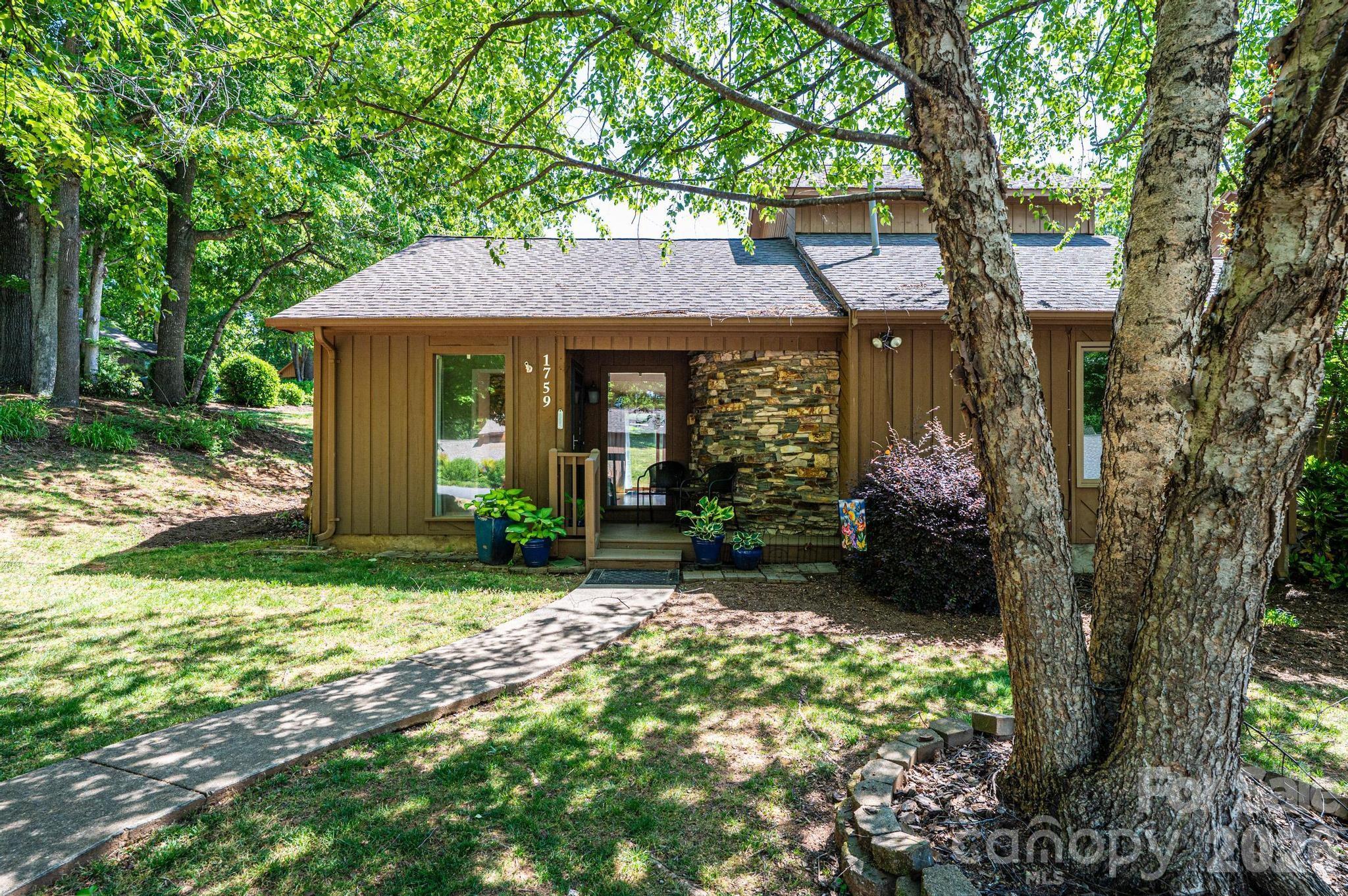 1759 12th Street NE Hickory NC 28601