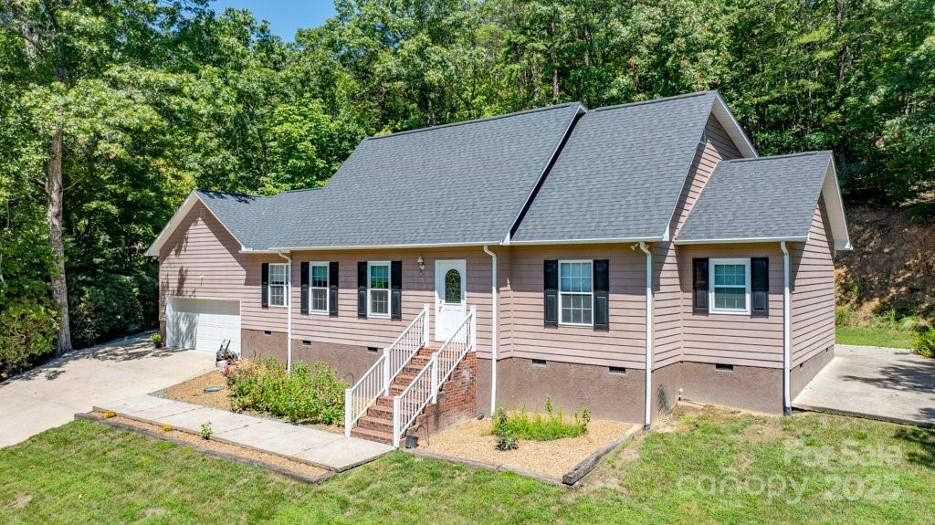 1039 Deep Woods Drive Marion NC 28752