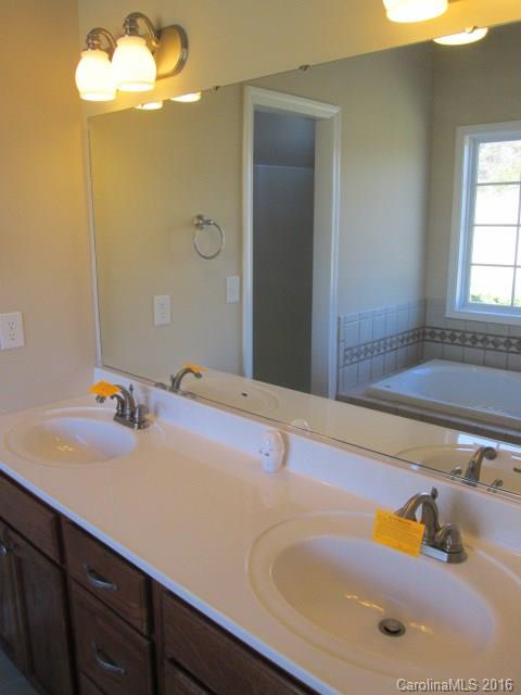 102 Ivy Meadows Drive Weaverville NC 28787