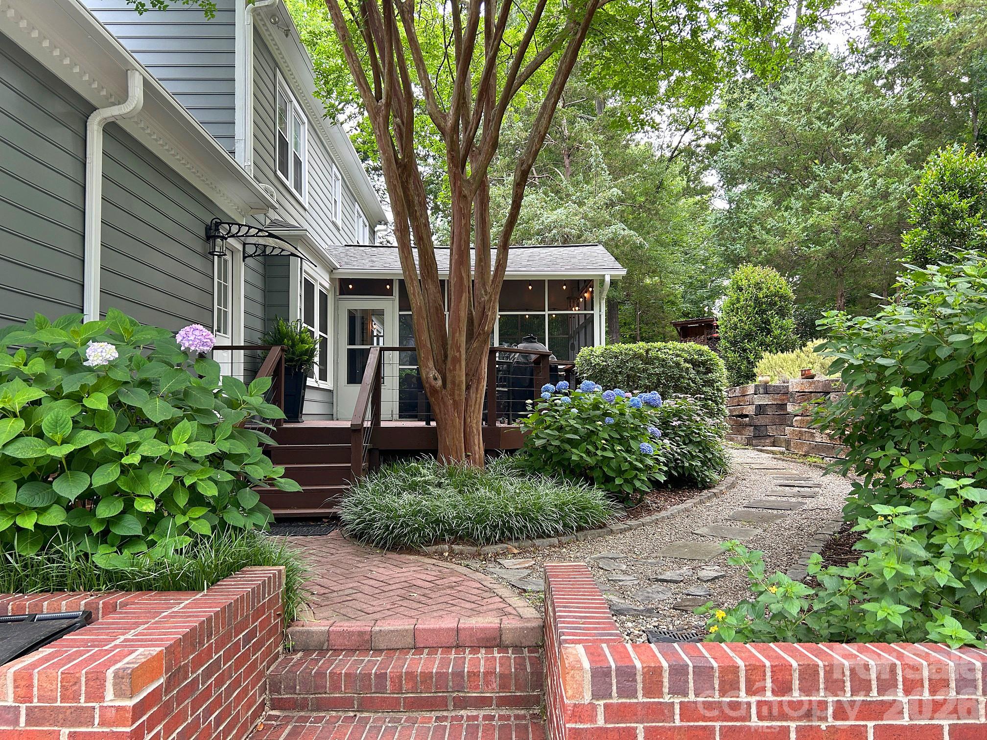 421 Sardis Lane Charlotte NC 28270