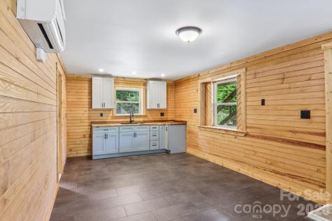 137 Red Maple Lane Burnsville NC 28714