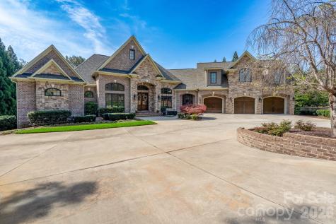 144 Moss Bank Court New London NC 28127