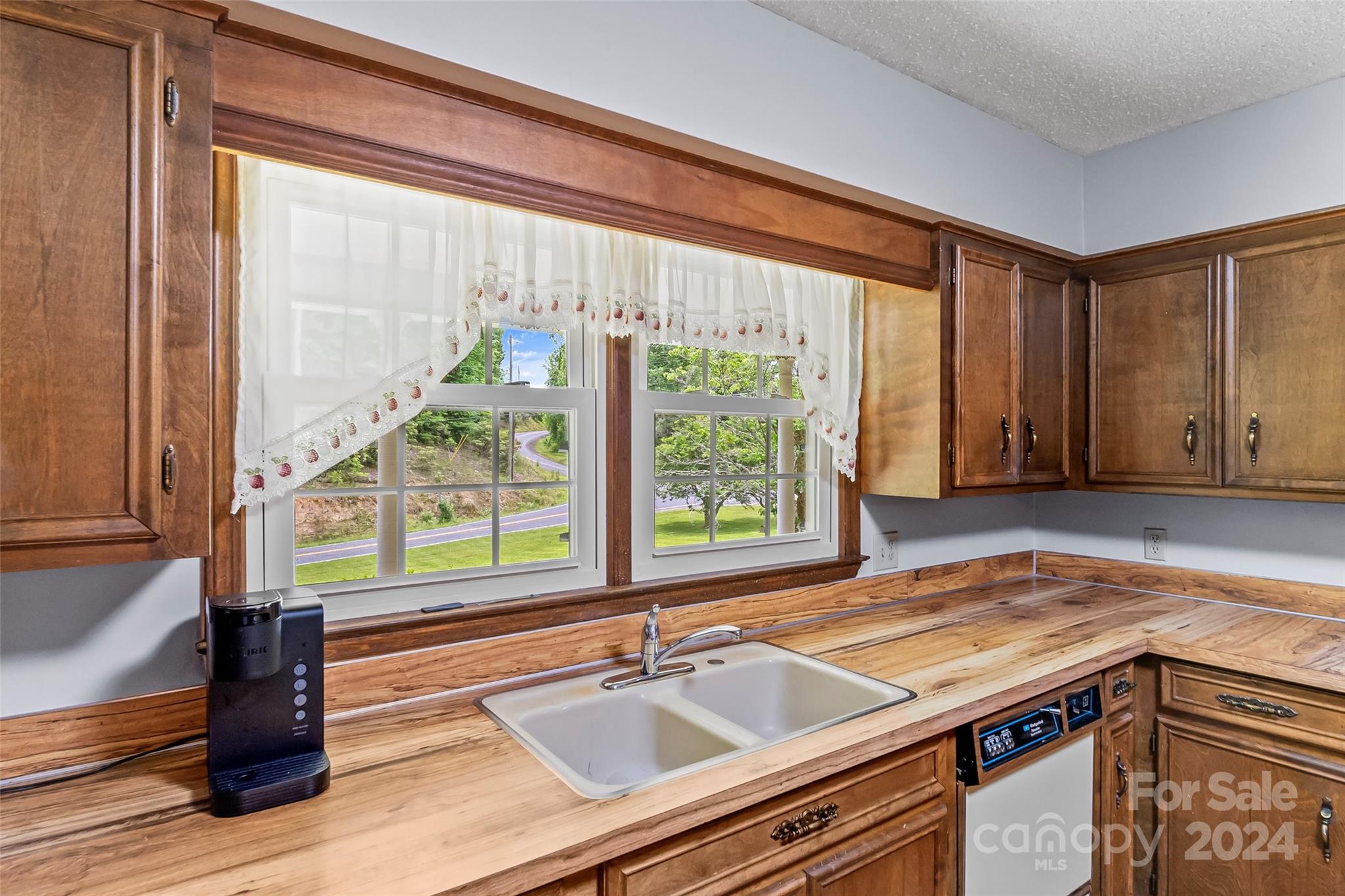 1128 Old Clear Creek Road Marion NC 28752