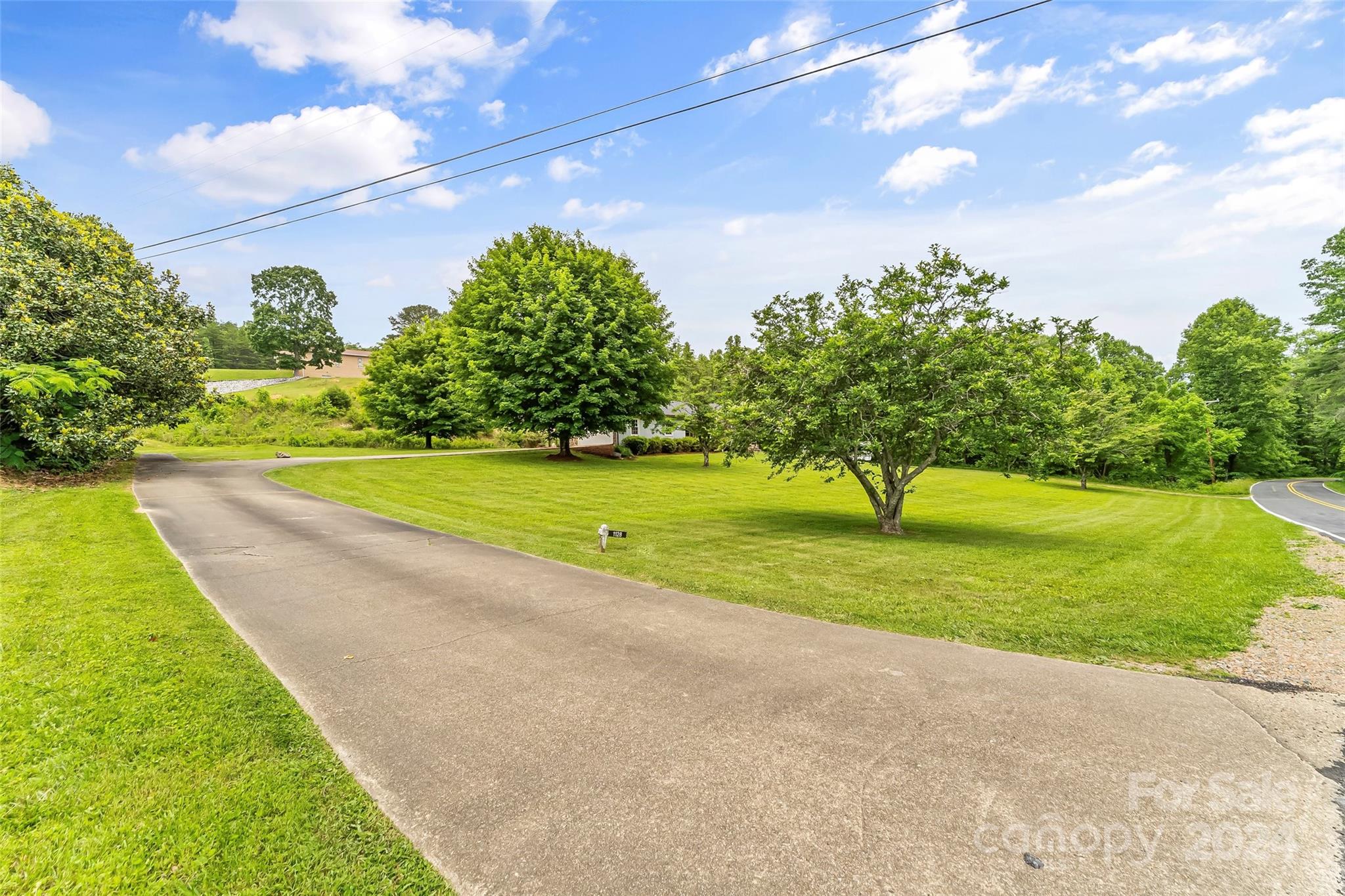 1128 Old Clear Creek Road Marion NC 28752