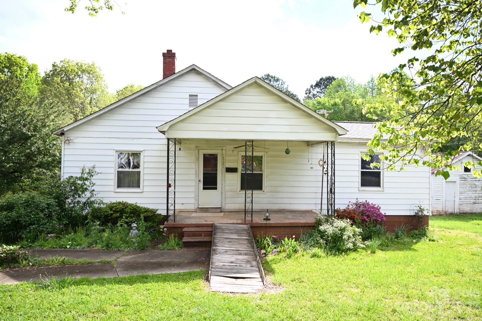2121 N Whisnant Avenue Newton NC 28658