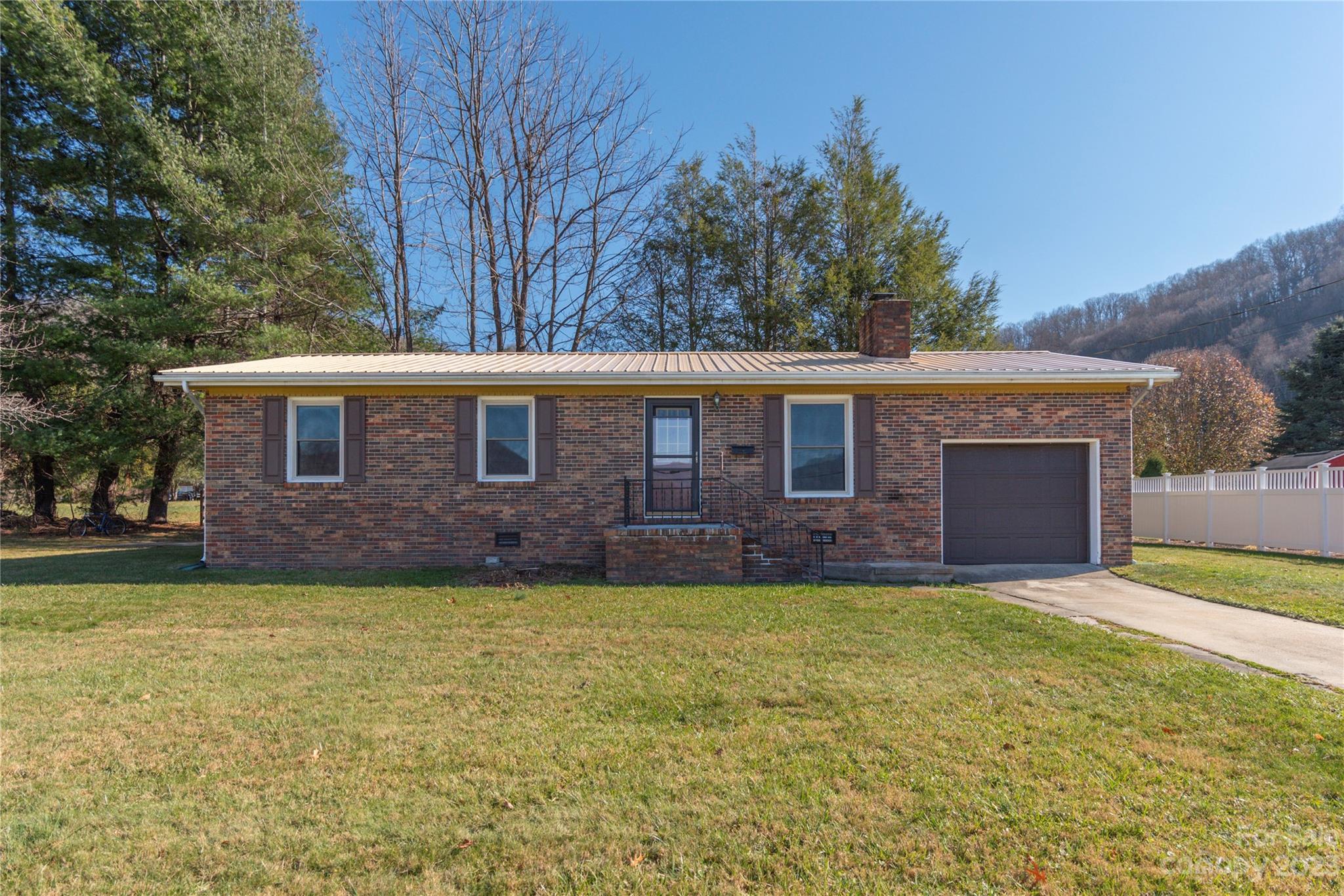 28 Bright Street Waynesville NC 28786
