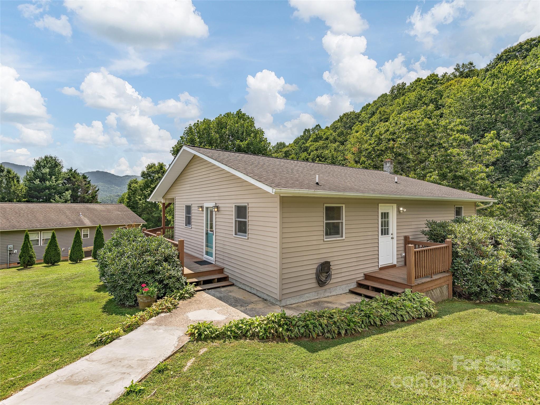 811 Joe Carver Road Waynesville NC 28785