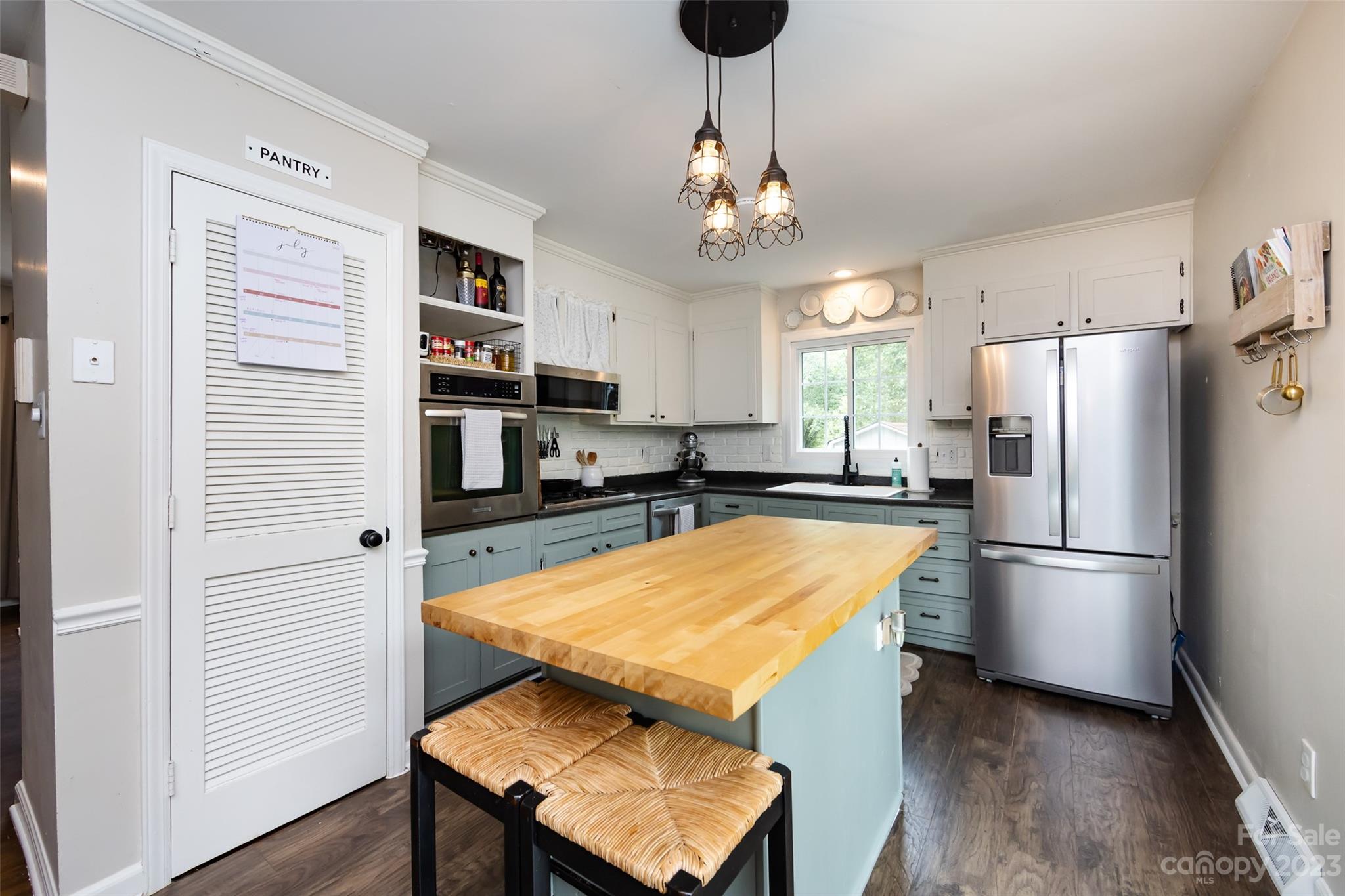 1301 Fox Run Drive Charlotte NC 28212