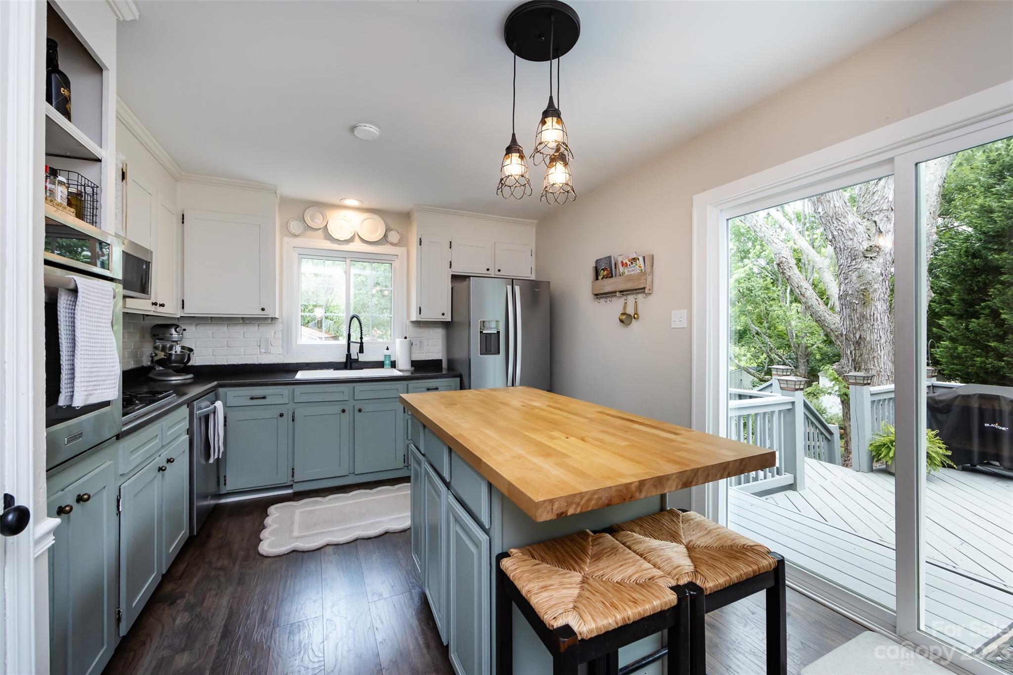 1301 Fox Run Drive Charlotte NC 28212