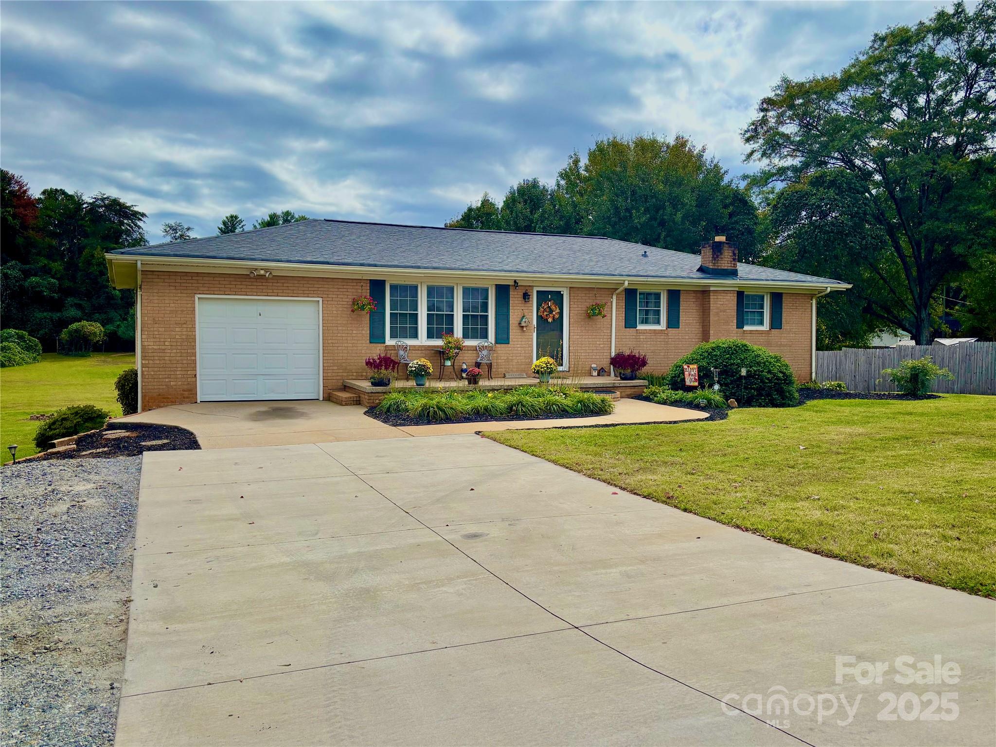 387 Oak Street Extension Forest City NC 28043