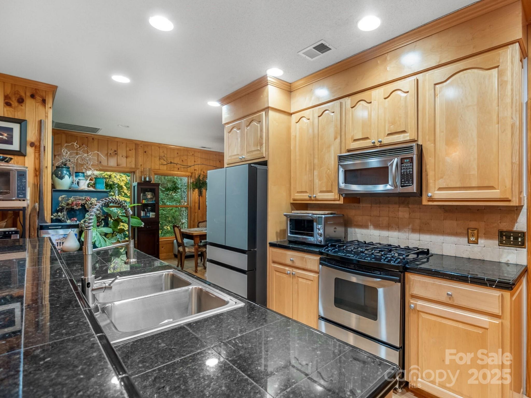 7255 Laurel Hill Drive Newland NC 28657