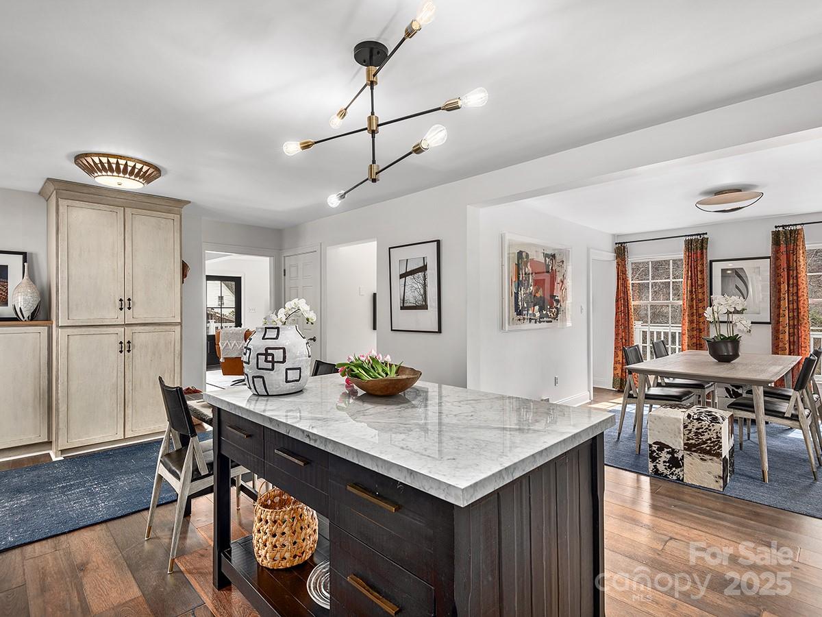 8 Pinecroft Place Asheville NC 28804