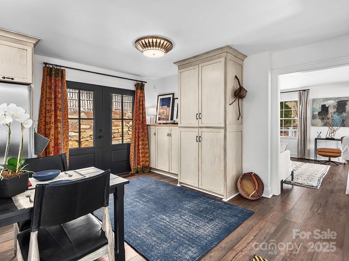 8 Pinecroft Place Asheville NC 28804