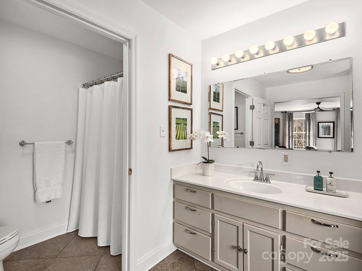 8 Pinecroft Place Asheville NC 28804