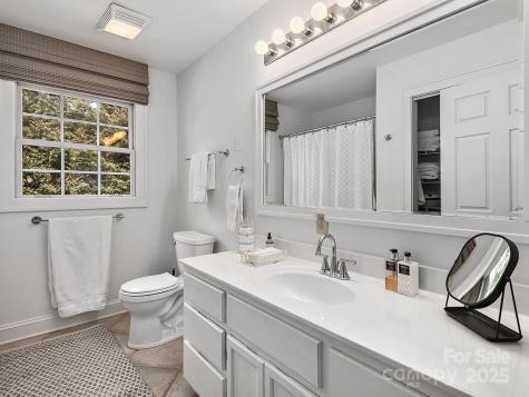 8 Pinecroft Place Asheville NC 28804