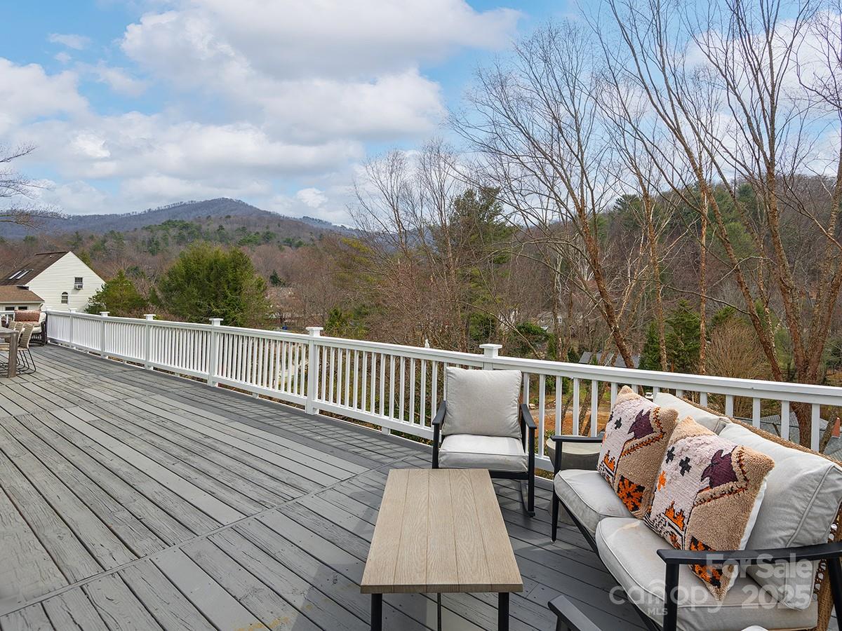 8 Pinecroft Place Asheville NC 28804