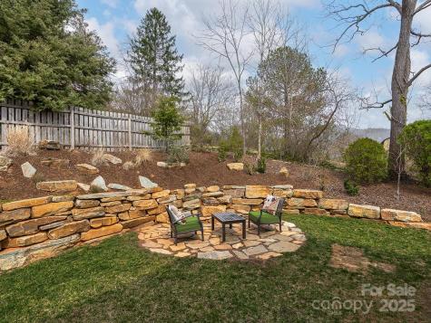 8 Pinecroft Place Asheville NC 28804