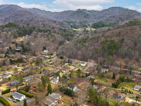 8 Pinecroft Place Asheville NC 28804