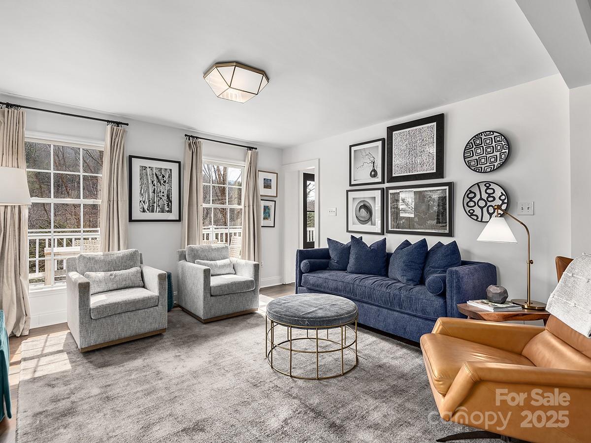 8 Pinecroft Place Asheville NC 28804