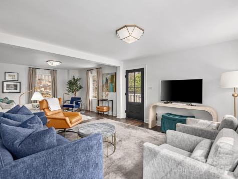 8 Pinecroft Place Asheville NC 28804