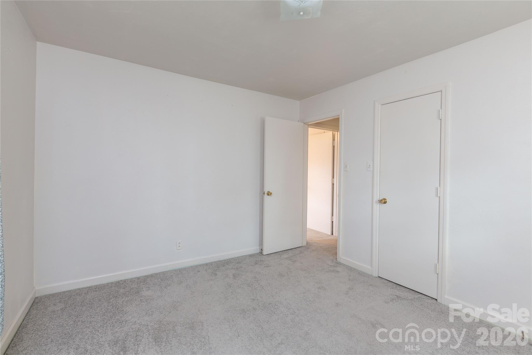611 Park Avenue Roanoke Rapids NC 27870