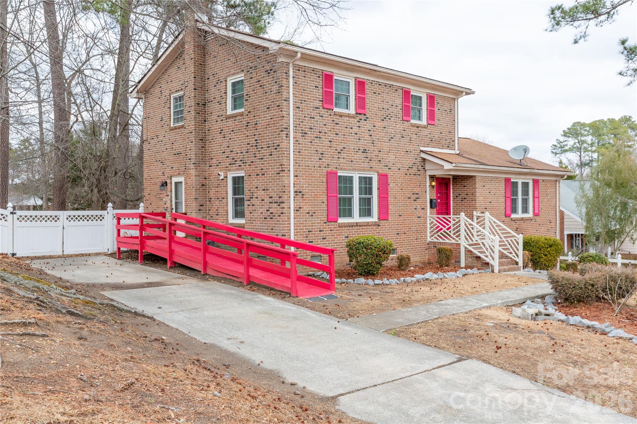 611 Park Avenue Roanoke Rapids NC 27870