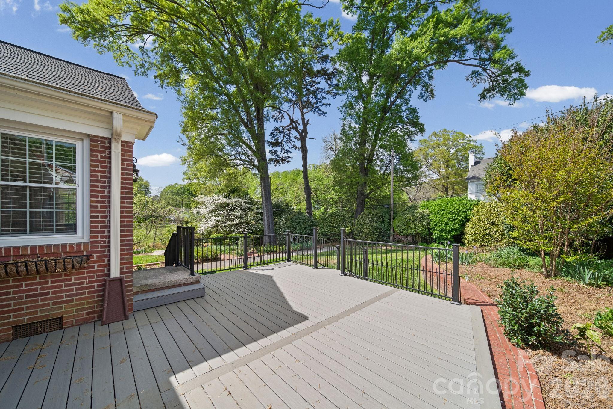 300 W 11th Avenue Gastonia NC 28052