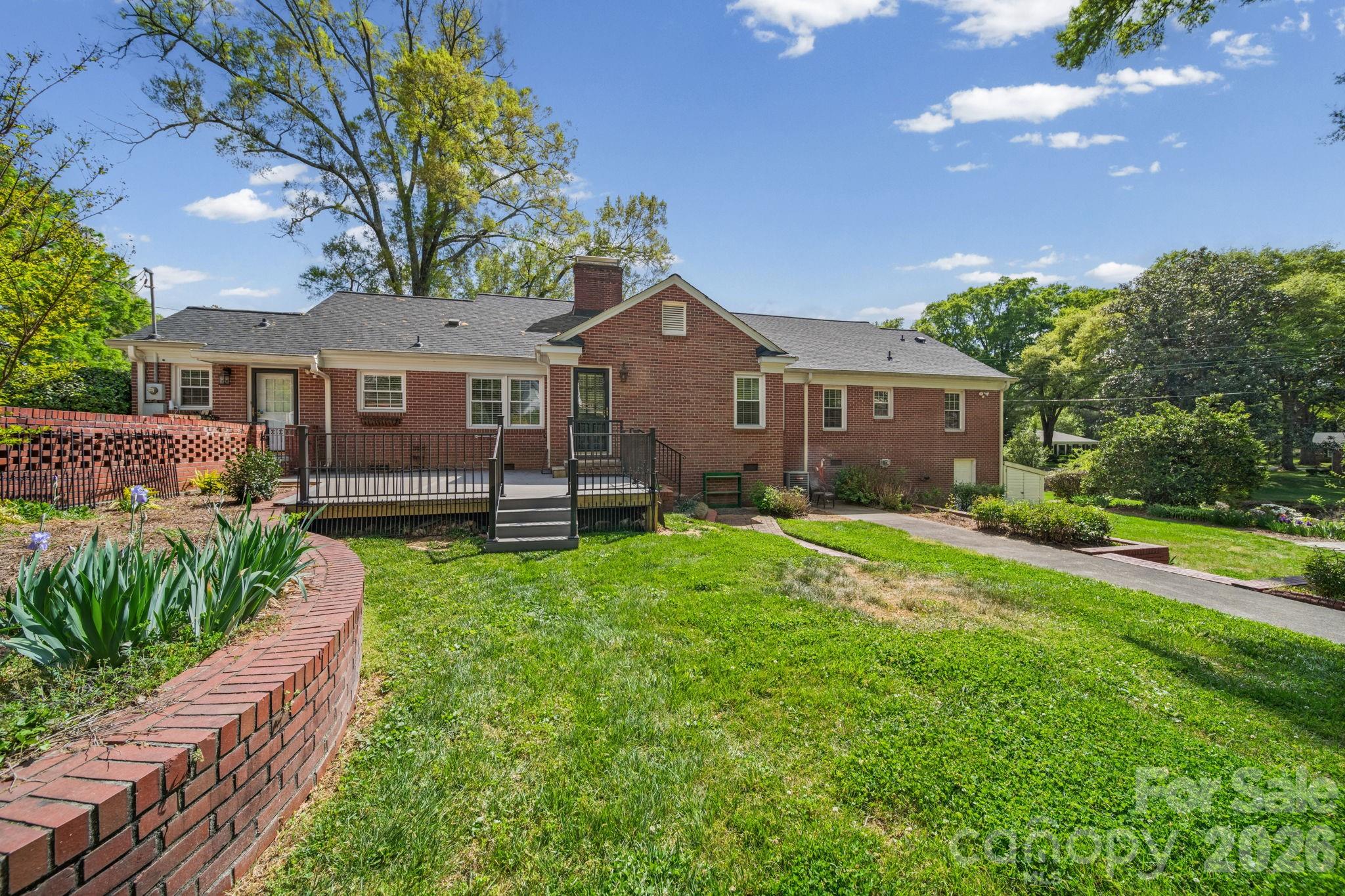 300 W 11th Avenue Gastonia NC 28052
