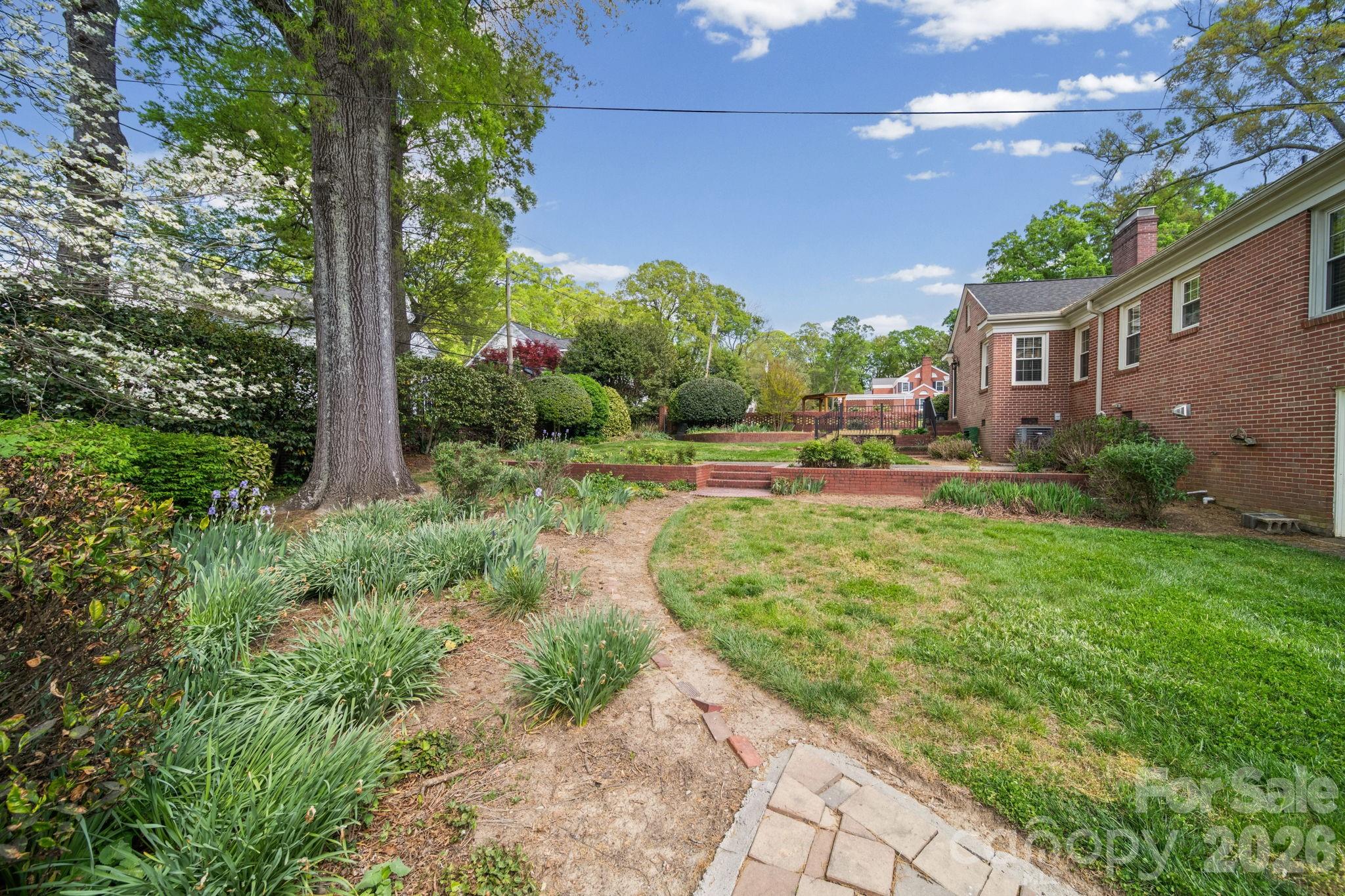 300 W 11th Avenue Gastonia NC 28052