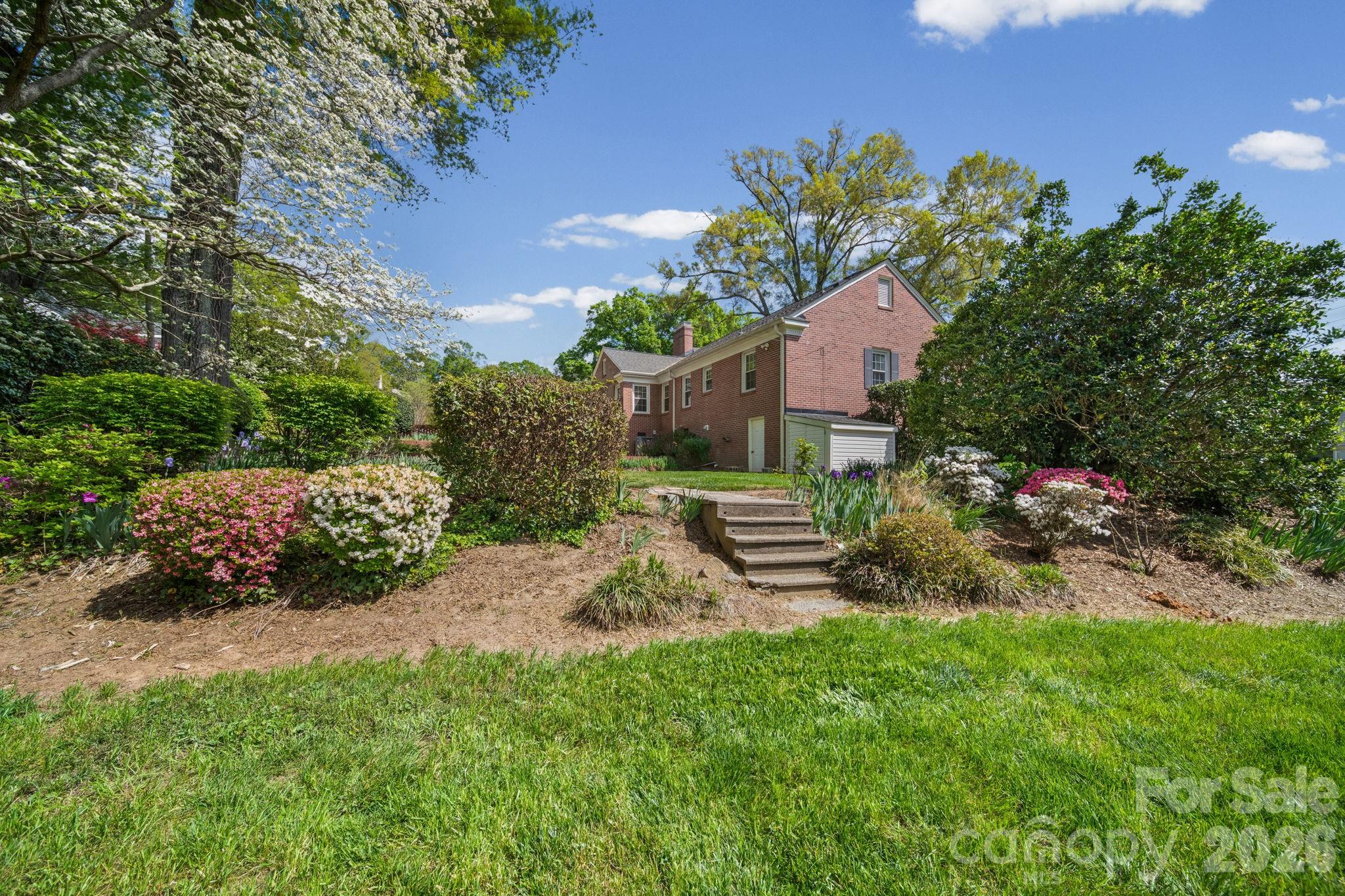 300 W 11th Avenue Gastonia NC 28052