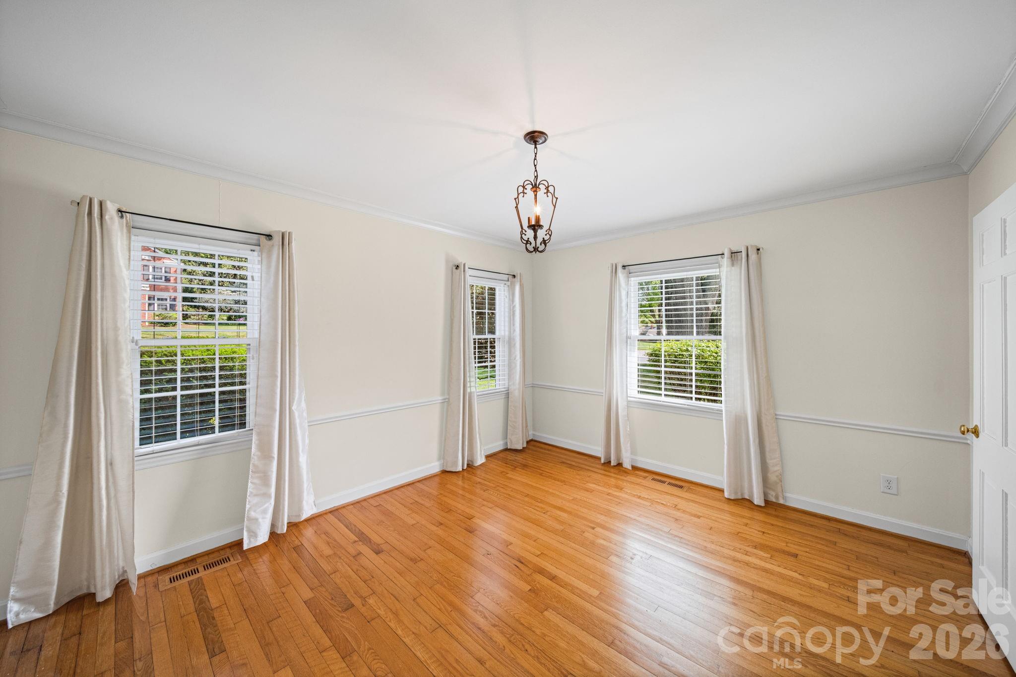 300 W 11th Avenue Gastonia NC 28052