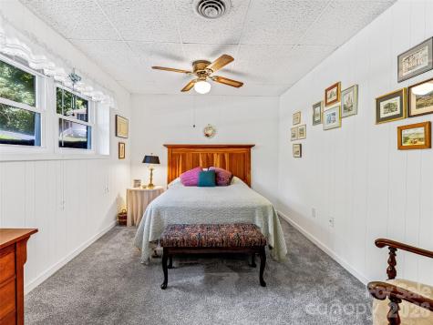 29 Tall Oaks Road Candler NC 28715