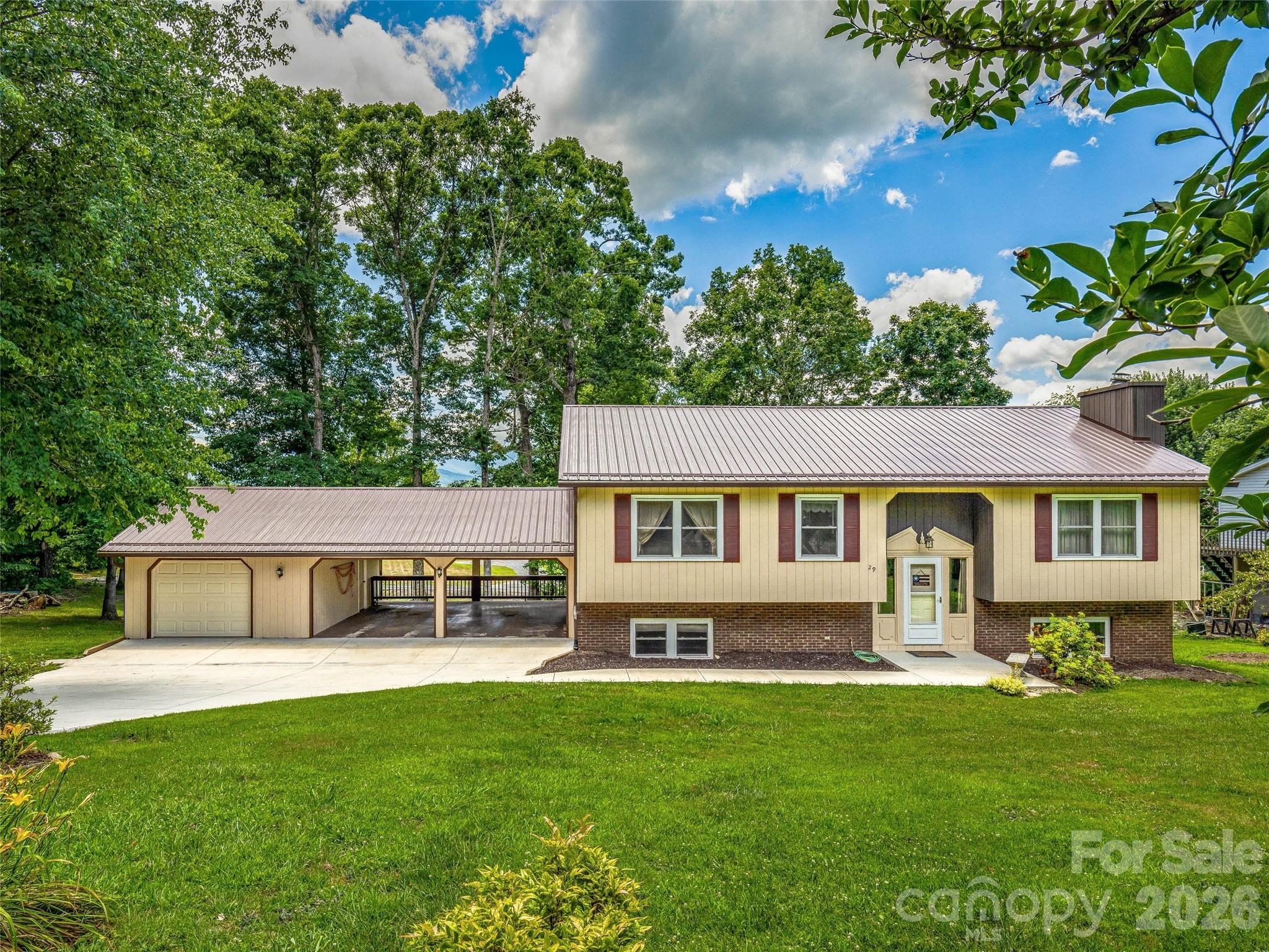 29 Tall Oaks Road Candler NC 28715