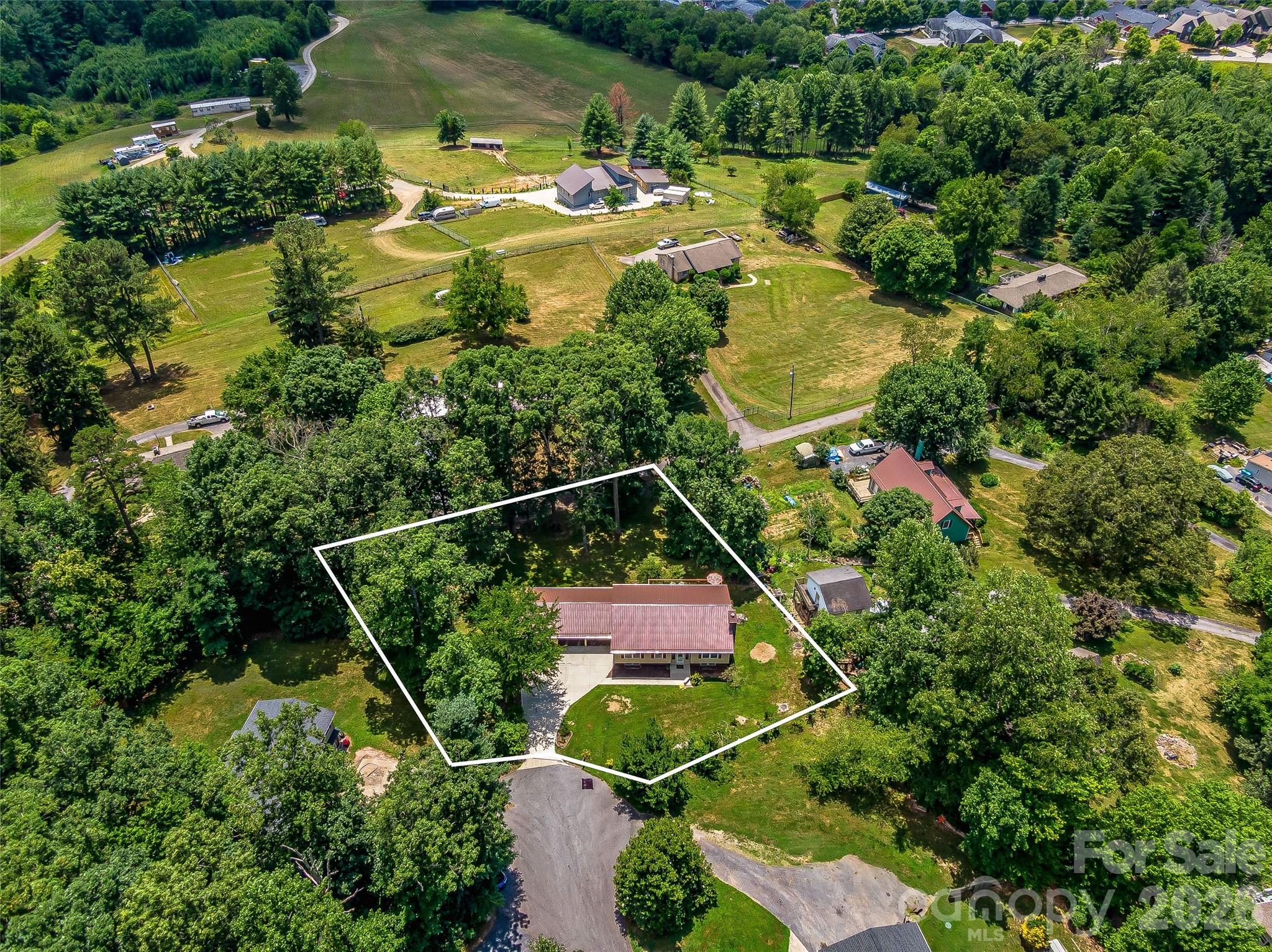 29 Tall Oaks Road Candler NC 28715