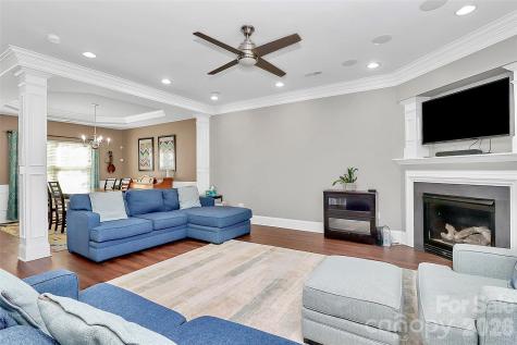 7923 Mossycup Drive Charlotte NC 28215