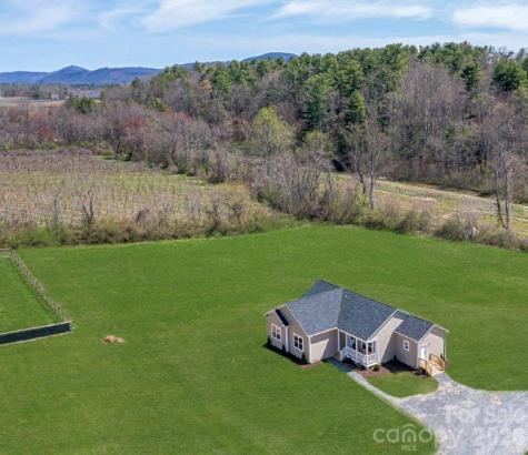 139 Mullinax Drive Hendersonville NC 28792