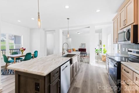 139 Mullinax Drive Hendersonville NC 28792